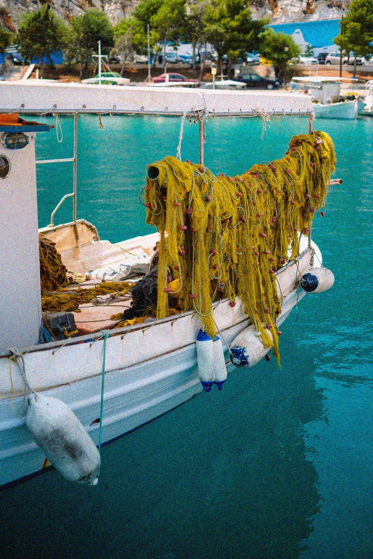 Fischerboot im Hafen